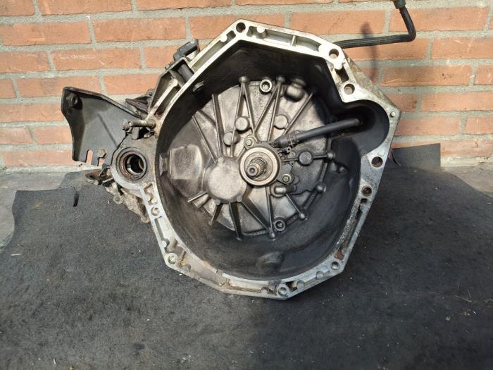 Gebrauchte Getriebe Renault Clio III (BR/CR) 1.5 dCi 105 Preis auf Anfrage angeboten von Autodemontage Joko B.V.