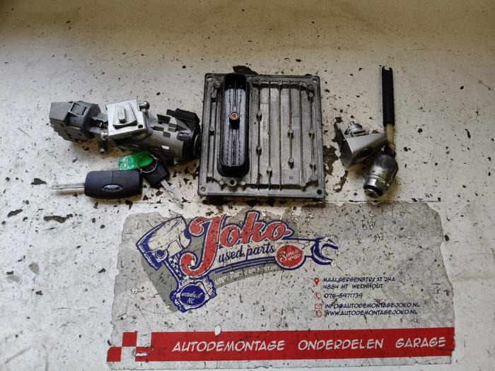 Used Engine management computer Ford Focus 2 1.6 Ti-VCT 16V Price on request offered by Autodemontage Joko B.V.