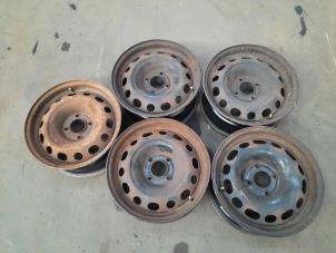 Usados Juego de llantas Peugeot Partner (GC/GF/GG/GJ/GK) 1.6 HDI 75 16V Precio de solicitud ofrecido por Autodemontage Joko B.V.