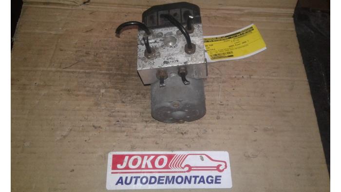 Pompe ABS d'un Fiat Multipla (186) 1.6 16V 100 SX,ELX 2000