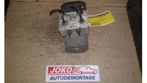 Pompe ABS d'un Fiat Multipla (186) 1.6 16V 100 SX,ELX 2000
