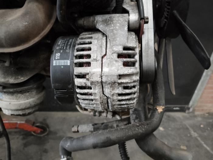 Begagnade Dynamo Mercedes C Combi (S202) 2.4 C240T V6 18V Pris på förfrågan erbjuds av Autodemontage Joko B.V.
