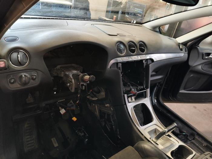 Usados Salpicadero Ford S-Max (GBW) 2.5 Turbo 20V Precio de solicitud ofrecido por Autodemontage Joko B.V.