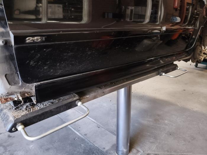 Begagnade Sidokjol, vänster Ford S-Max (GBW) 2.5 Turbo 20V Pris på förfrågan erbjuds av Autodemontage Joko B.V.