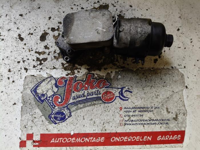 Gebrauchte Ölfiltergehäuse Peugeot Partner (GC/GF/GG/GJ/GK) 1.6 HDI 75 16V Preis auf Anfrage angeboten von Autodemontage Joko B.V.