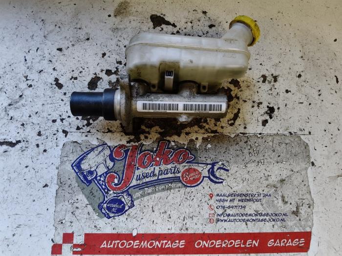 Gebrauchte Hauptbremszylinder Chrysler Voyager/Grand Voyager (RG/RS) 2.5 CRD Preis auf Anfrage angeboten von Autodemontage Joko B.V.