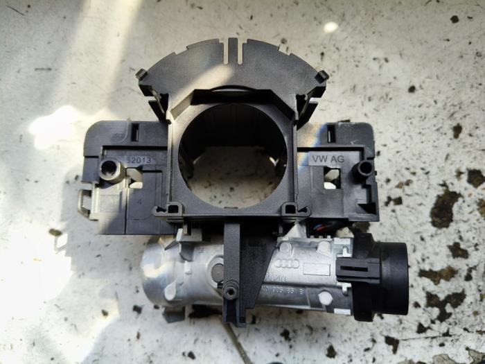 Engine management computer from a Audi A3 Sportback (8PA) 1.4 TFSI 16V 2009
