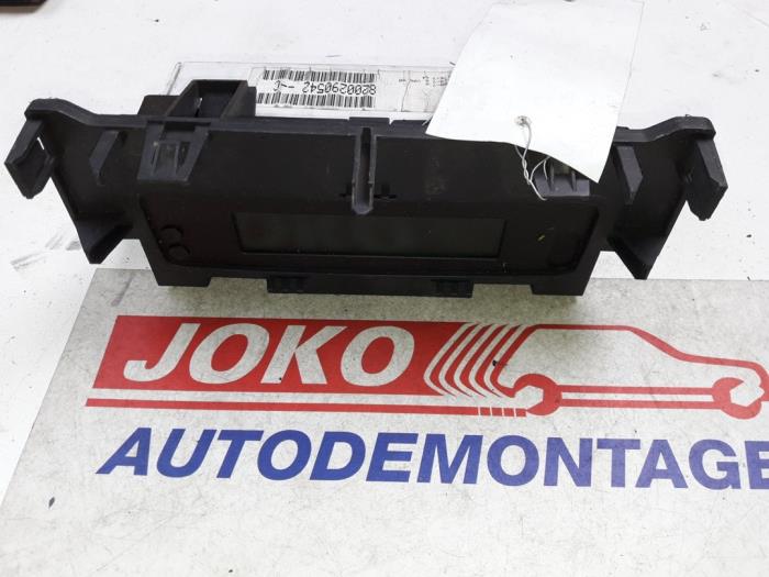 Begagnade Innerdisplay Renault Megane II (BM/CM) 2.0 dCi 16V Pris på förfrågan erbjuds av Autodemontage Joko B.V.