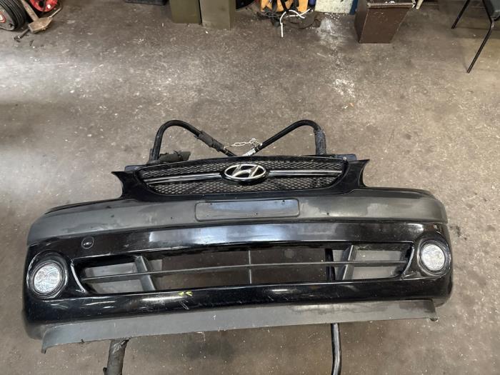 Begagnade Främre stötfångare Hyundai Getz 1.4i 16V Pris på förfrågan erbjuds av Autodemontage Joko B.V.