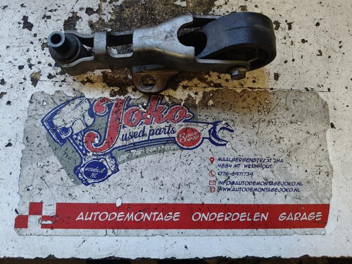 Used Engine mount Volvo C70 (MC) 2.0 D3 20V Price on request offered by Autodemontage Joko B.V.