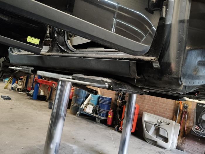 Używane Próg prawy Volvo XC90 I 2.4 D5 20V Cena na żądanie oferowane przez Autodemontage Joko B.V.