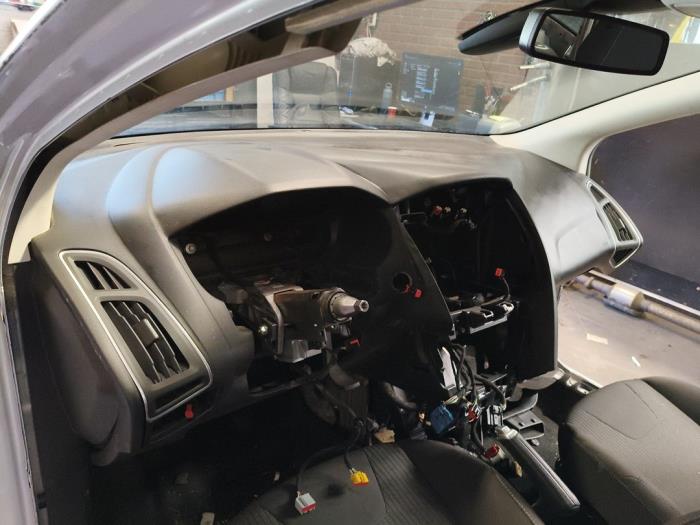Używane Panel Ford Focus 3 Wagon 1.6 TDCi ECOnetic Cena na żądanie oferowane przez Autodemontage Joko B.V.