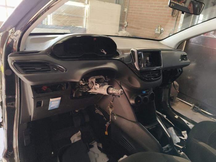 Używane Panel Peugeot 208 I (CA/CC/CK/CL) 1.0 Vti 12V PureTech Cena na żądanie oferowane przez Autodemontage Joko B.V.