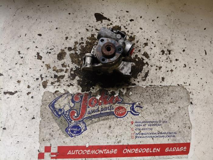 Usagé Pompe de direction Mercedes C (W203) 2.2 C-220 CDI 16V Prix sur demande proposé par Autodemontage Joko B.V.