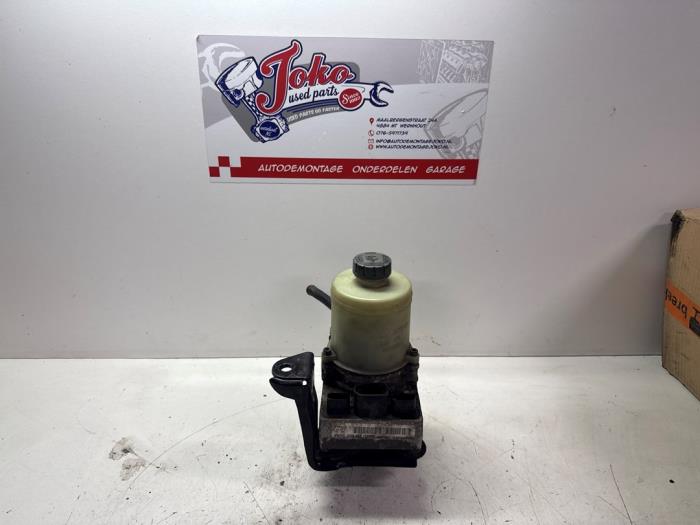 Usagé Pompe de direction Volkswagen Polo IV (9N1/2/3) 1.9 SDI Prix sur demande proposé par Autodemontage Joko B.V.