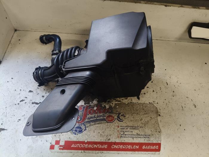 Begagnade Luftfilterhus Volvo C30 (EK/MK) 1.6 D 16V Pris på förfrågan erbjuds av Autodemontage Joko B.V.
