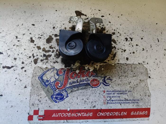 Używane Klakson Volvo C30 (EK/MK) 1.6 D 16V Cena na żądanie oferowane przez Autodemontage Joko B.V.