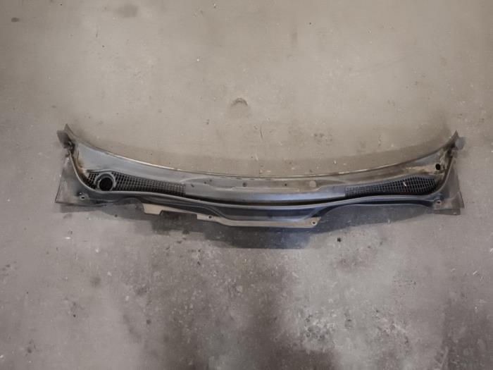Używane Parawan Volvo C30 (EK/MK) 1.6 D 16V Cena na żądanie oferowane przez Autodemontage Joko B.V.