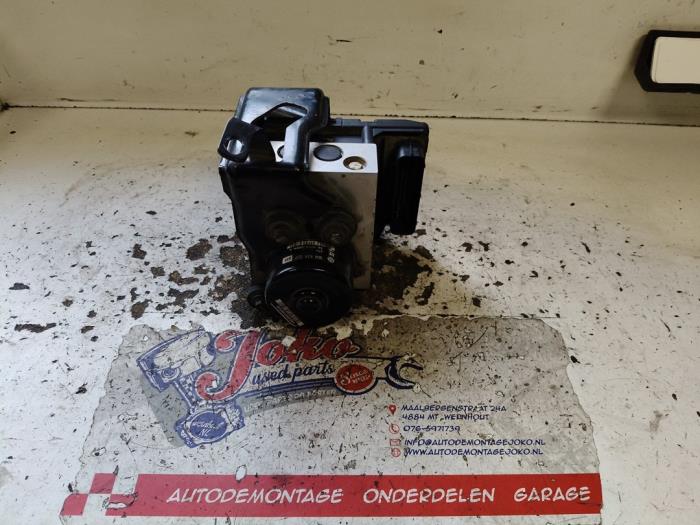 Begagnade ABS-pump Audi TT Roadster (8N9) 1.8 20V Turbo Pris på förfrågan erbjuds av Autodemontage Joko B.V.
