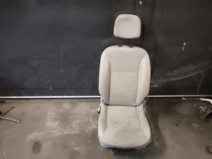 Gebrauchte Sitz links Renault Kangoo Express (FW) 1.5 dCi 75 Preis auf Anfrage angeboten von Autodemontage Joko B.V.