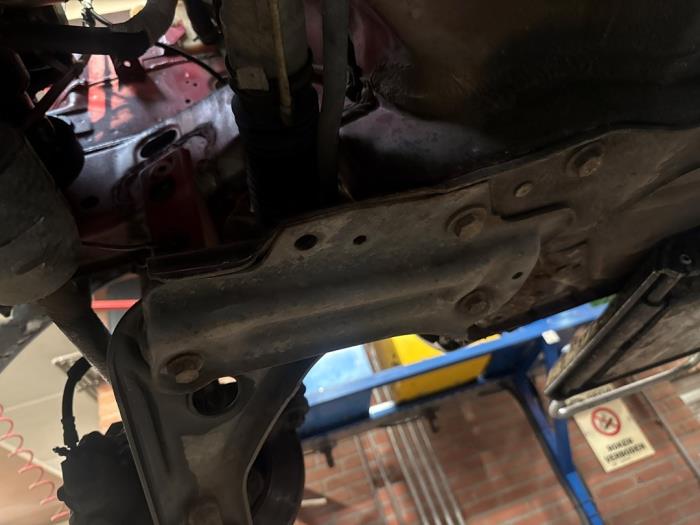 Usados Subchasis Ford Ka I 1.3i Precio de solicitud ofrecido por Autodemontage Joko B.V.
