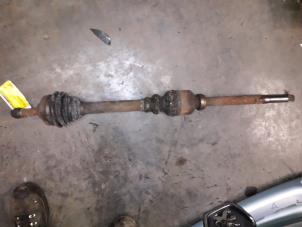 Used Front drive shaft, right Peugeot 206 (2A/C/H/J/S) 1.9 D Price on request offered by Autodemontage Joko B.V.