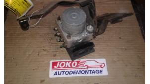Used ABS pump Renault Clio II Societe (SB) 1.5 dCi 65 Price on request offered by Autodemontage Joko B.V.