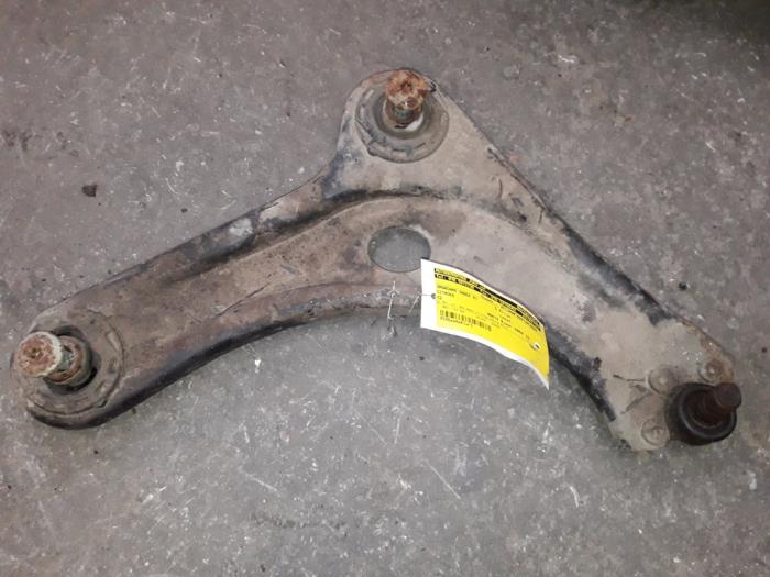 Front lower wishbone, right from a Citroën C2 (JM) 1.1 2004