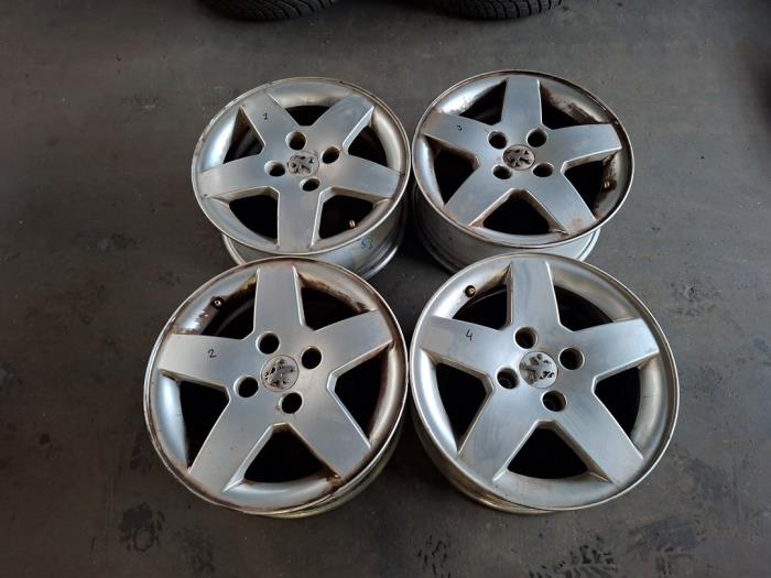 Gebrauchte Felgen Set Peugeot 207/207+ (WA/WC/WM) 1.4 16V VTi Preis auf Anfrage angeboten von Autodemontage Joko B.V.