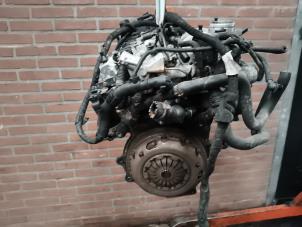Motor van een Volkswagen Golf IV Variant (1J5) 1.6 FSI 16V 2003