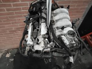 Motor van een Volkswagen Golf IV Variant (1J5) 1.6 FSI 16V 2003
