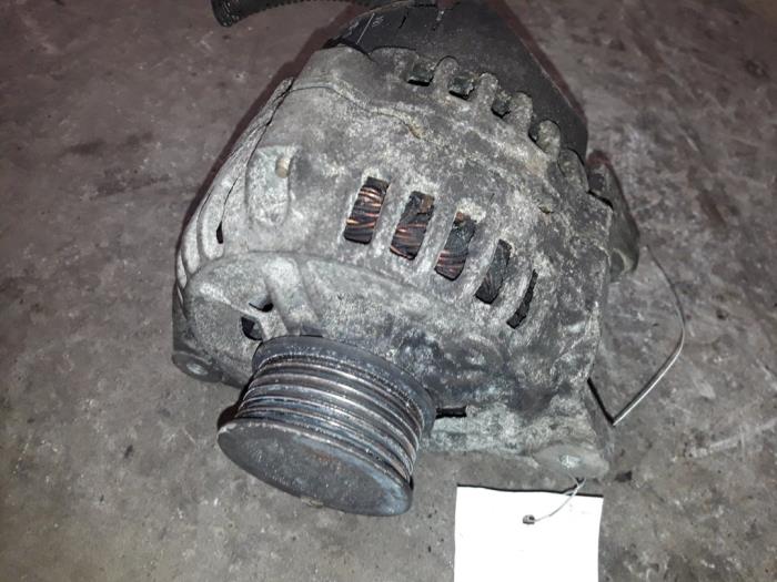 Gebrauchte Dynamo Ford Fiesta 4 1.3i Preis auf Anfrage angeboten von Autodemontage Joko B.V.