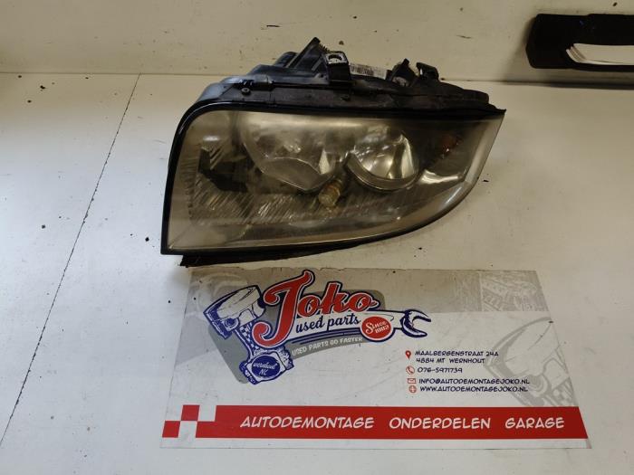 Używane Reflektor lewy Audi A2 (8Z0) 1.4 16V Cena na żądanie oferowane przez Autodemontage Joko B.V.