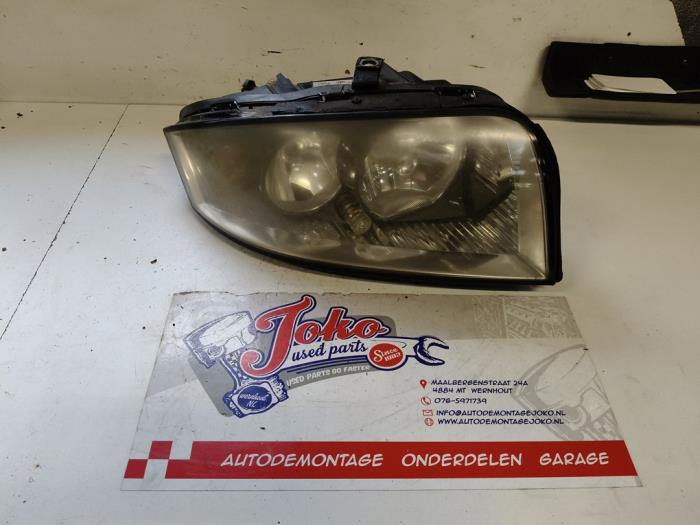 Używane Reflektor prawy Audi A2 (8Z0) 1.4 16V Cena na żądanie oferowane przez Autodemontage Joko B.V.