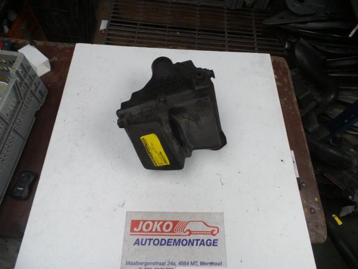 Gebrauchte Luftfiltergehäuse Ford Focus C-Max 1.6 TDCi 16V Preis auf Anfrage angeboten von Autodemontage Joko B.V.