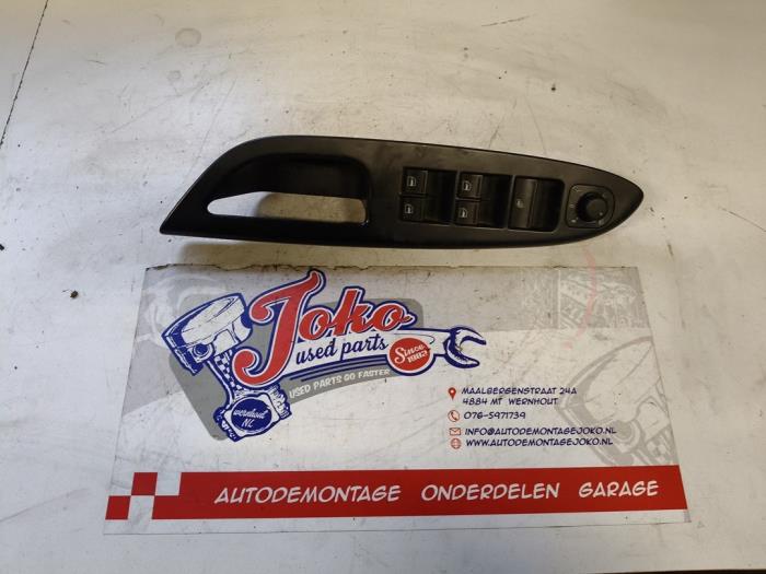 Usados Interruptor de ventanilla eléctrica Volkswagen Eos (1F7/F8) 2.0 FSI 16V Precio de solicitud ofrecido por Autodemontage Joko B.V.