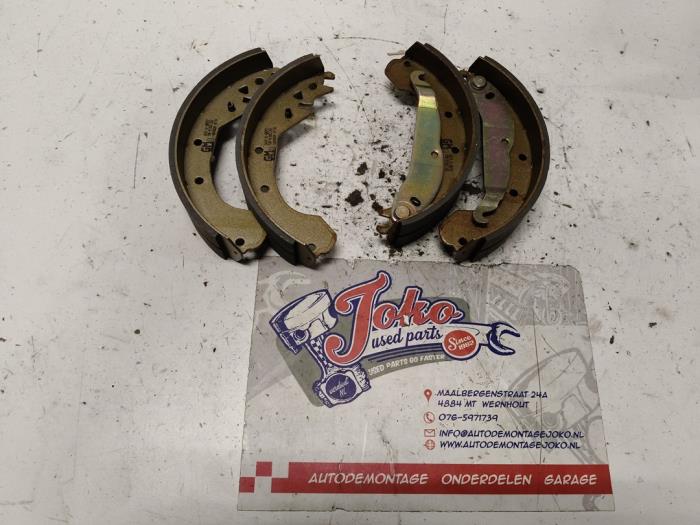 Nya Bromsback Opel Manta B (58/59) 2.0 E,GTE,GSI Pris på förfrågan erbjuds av Autodemontage Joko B.V.