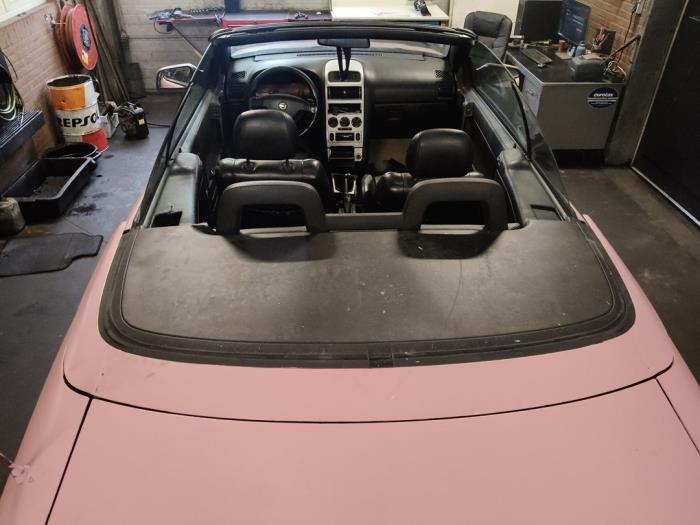 Używane Pokrywa dachu cabrio Opel Astra G (F67) 1.6 16V Cena na żądanie oferowane przez Autodemontage Joko B.V.