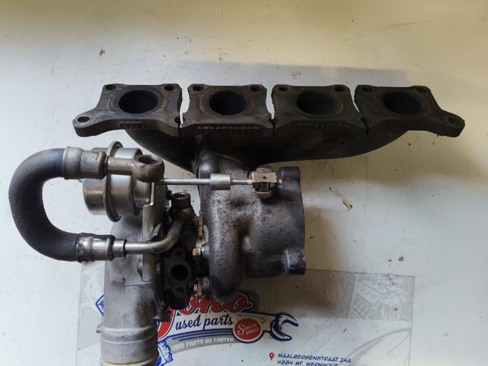 Turbo van een Audi A4 Avant (B7) 1.8 T 20V 2006