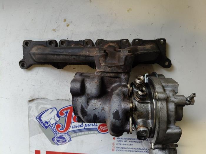 Turbo van een Audi A4 Avant (B7) 1.8 T 20V 2006