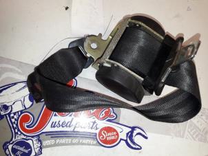 Used Rear seatbelt, right Peugeot 307 (3A/C/D) 2.0 16V Price on request offered by Autodemontage Joko B.V.