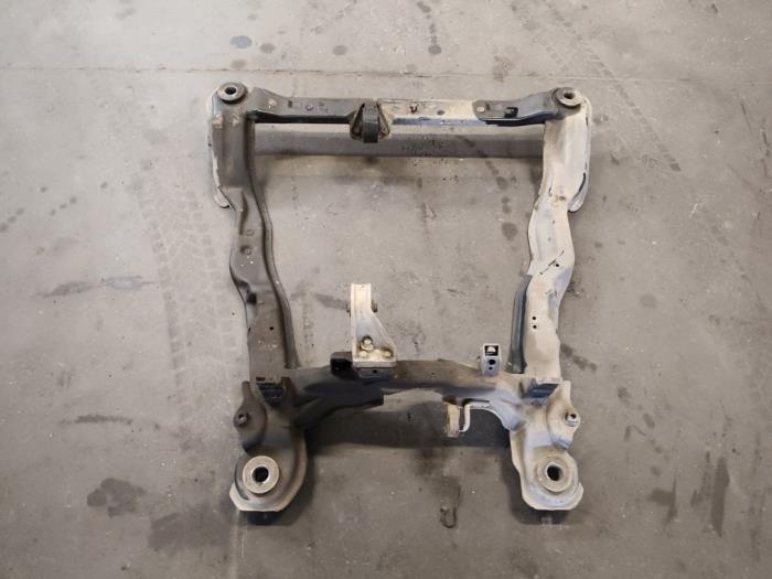 Used Subframe Hyundai Santa Fe I 2.0 16V 4x2 Price on request offered by Autodemontage Joko B.V.