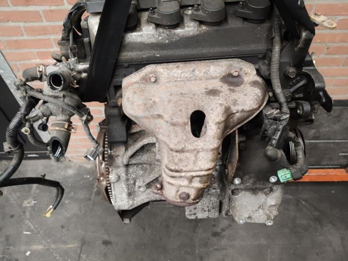 Engine from a Honda FR-V (BE) 1.7 16V 2005