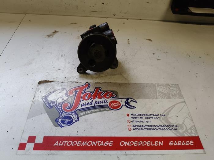 Usagé Pompe de direction Honda FR-V (BE) 1.7 16V Prix sur demande proposé par Autodemontage Joko B.V.