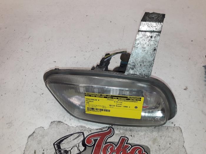Używane Halogen prawy Peugeot 106 II 1.1 XN,XR,XT,Accent Cena na żądanie oferowane przez Autodemontage Joko B.V.