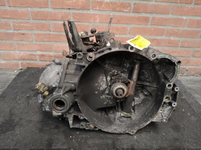 Gebrauchte Getriebe Peugeot 806 2.0 Turbo SR,ST,SV,Pullman Preis auf Anfrage angeboten von Autodemontage Joko B.V.