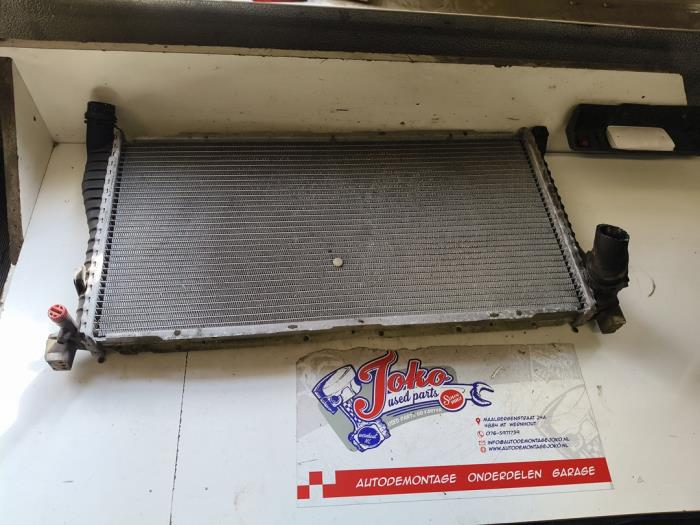 Usagé Radiateur BMW 5 serie Touring (E39) 520d 16V Prix sur demande proposé par Autodemontage Joko B.V.
