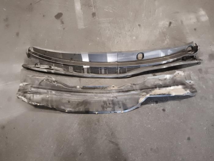 Używane Parawan Mazda 5 (CR19) Cena na żądanie oferowane przez Autodemontage Joko B.V.