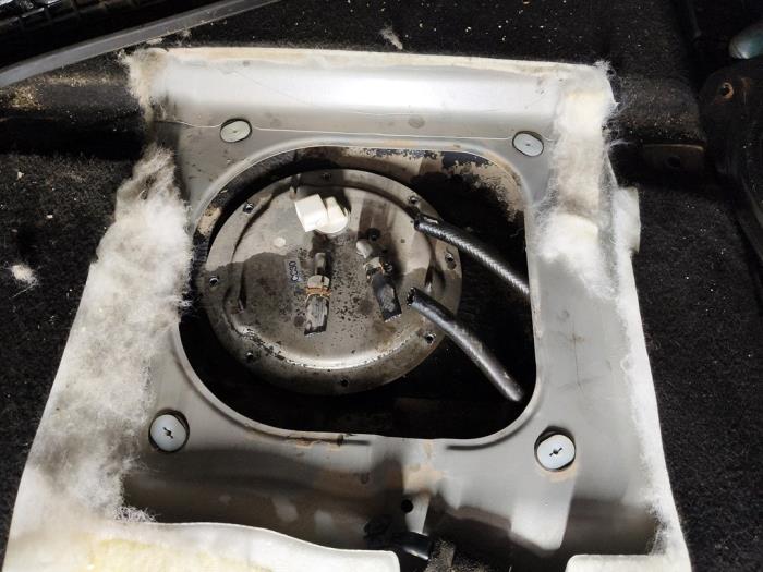 Używane Zbiornik Mazda 5 (CR19) Cena na żądanie oferowane przez Autodemontage Joko B.V.