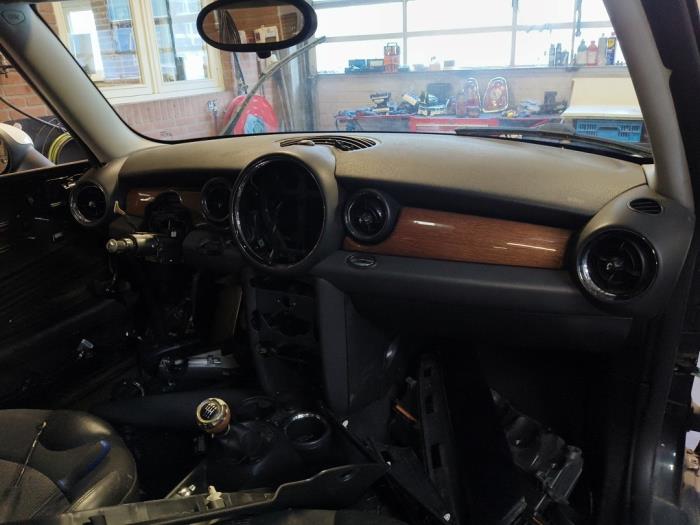 Begagnade Instrumentbräda Mini Mini (R56) 1.6 16V Cooper Pris på förfrågan erbjuds av Autodemontage Joko B.V.